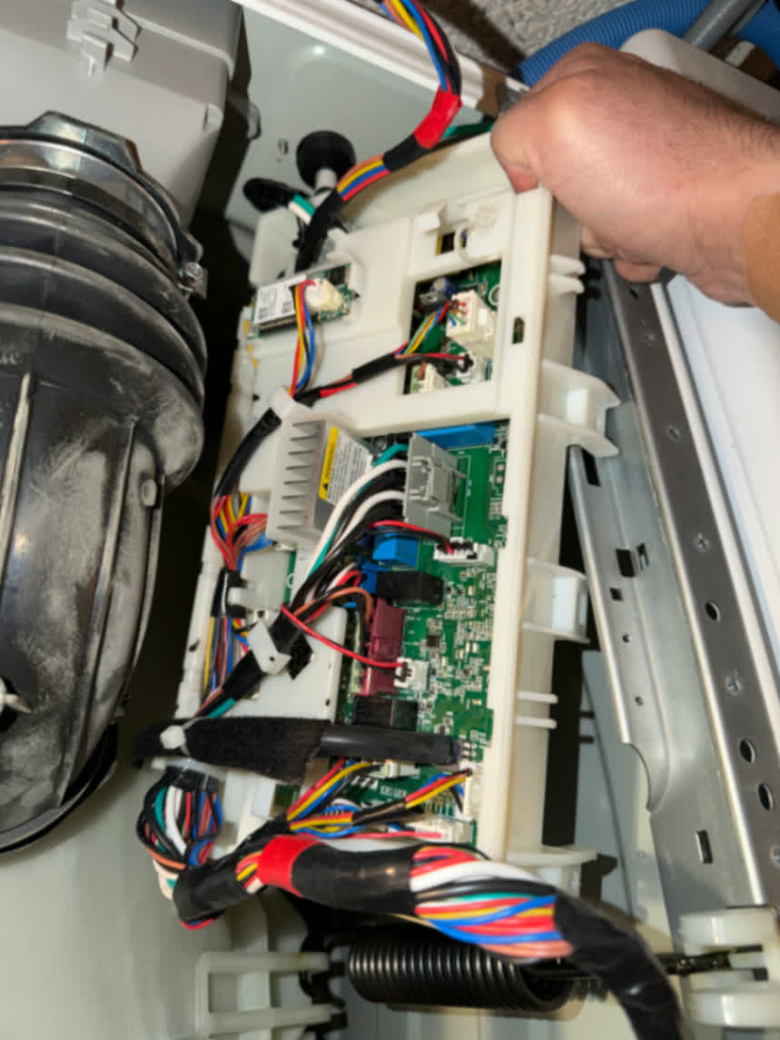 Washing machine main control board diagnostics during repair visit